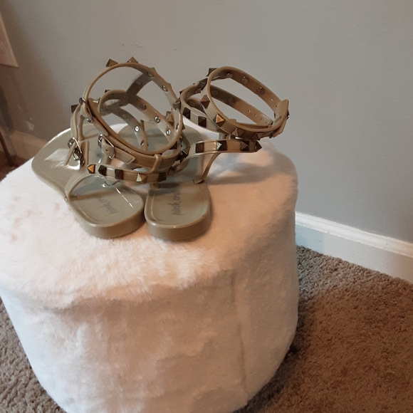 Gladiator - Picture 2 of 2